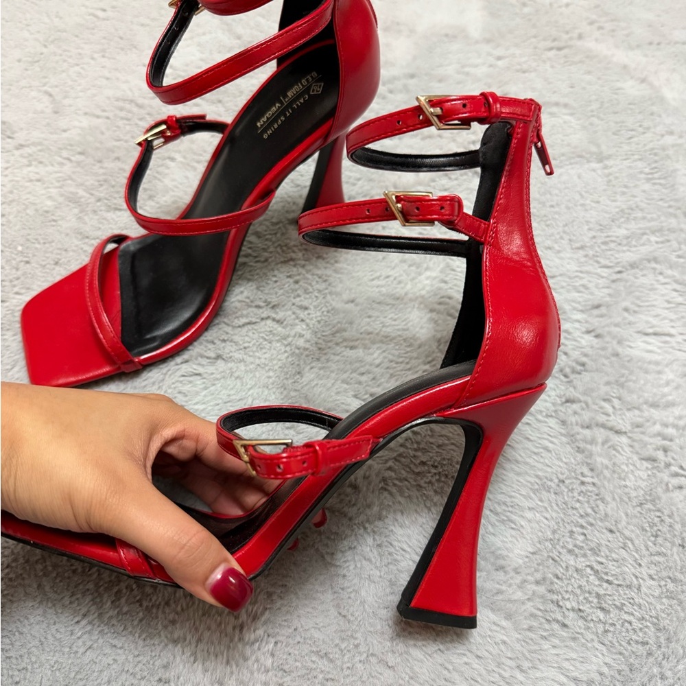 Call it spring heels - Picture 6 of 6